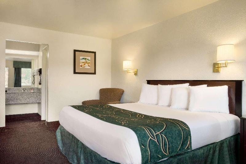 Travelodge by Wyndham Winslow image