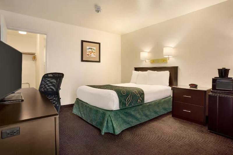 Travelodge by Wyndham Winslow image