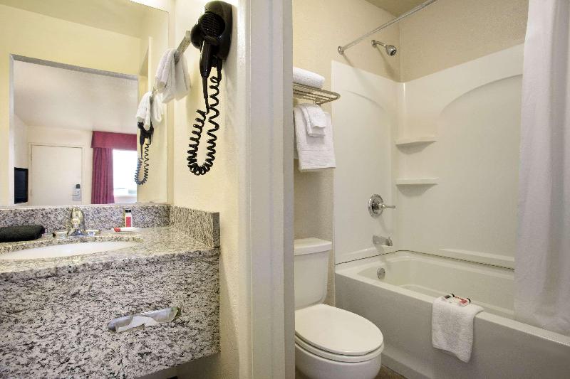 Travelodge by Wyndham Winslow image