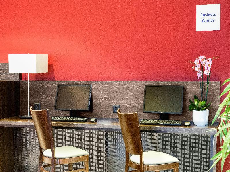 Holiday Inn Express Zurich Airport image
