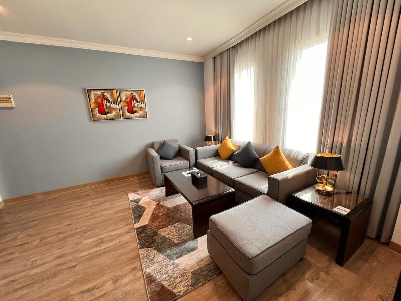 Golden Tulip Al Khobar Hotel image