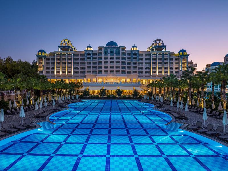 Rubi Platinum Spa Resort & Suites