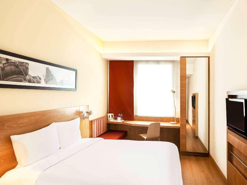 ibis Navi Mumbai image