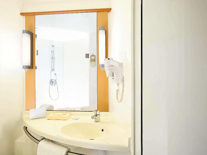 ibis Navi Mumbai image