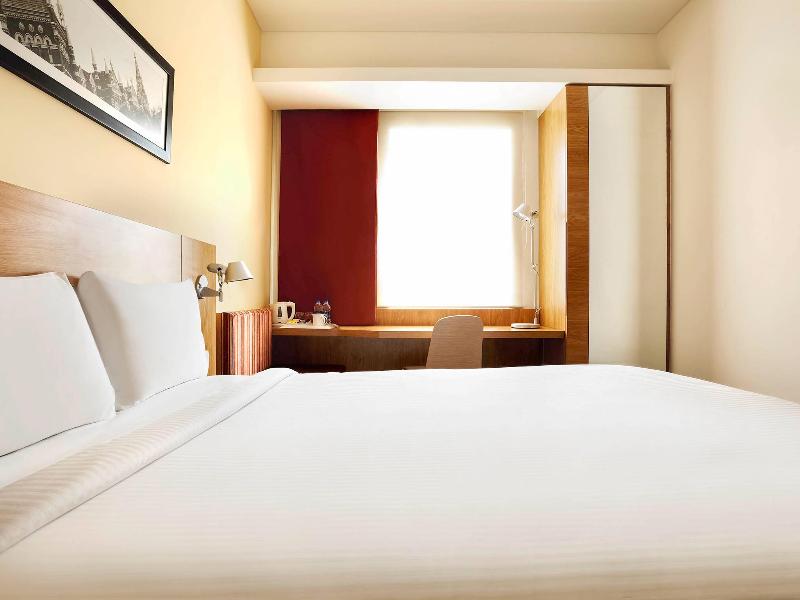 ibis Navi Mumbai image