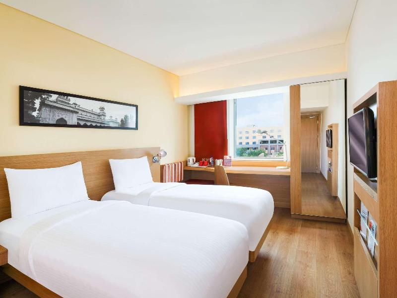 ibis Navi Mumbai image