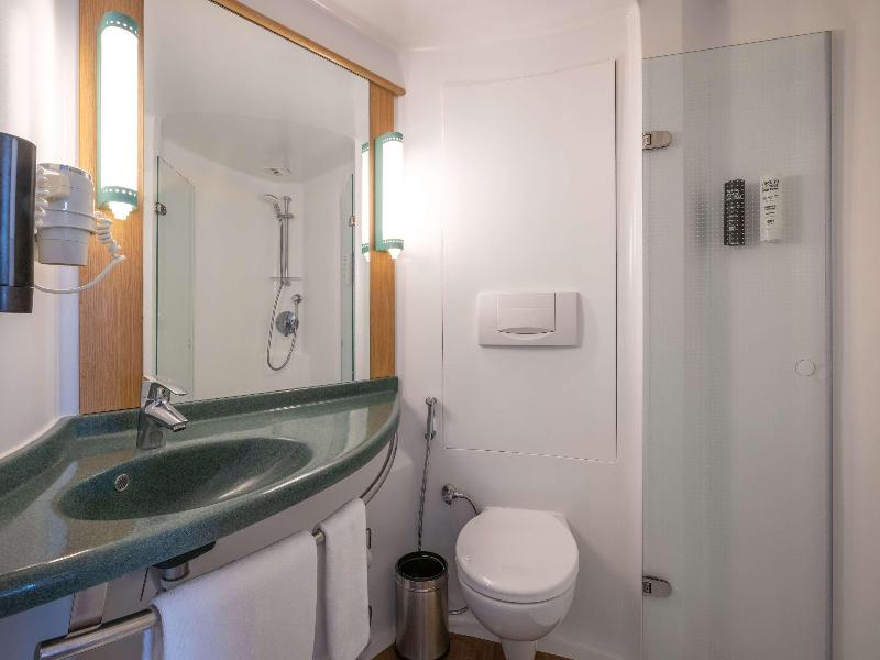 ibis Navi Mumbai image