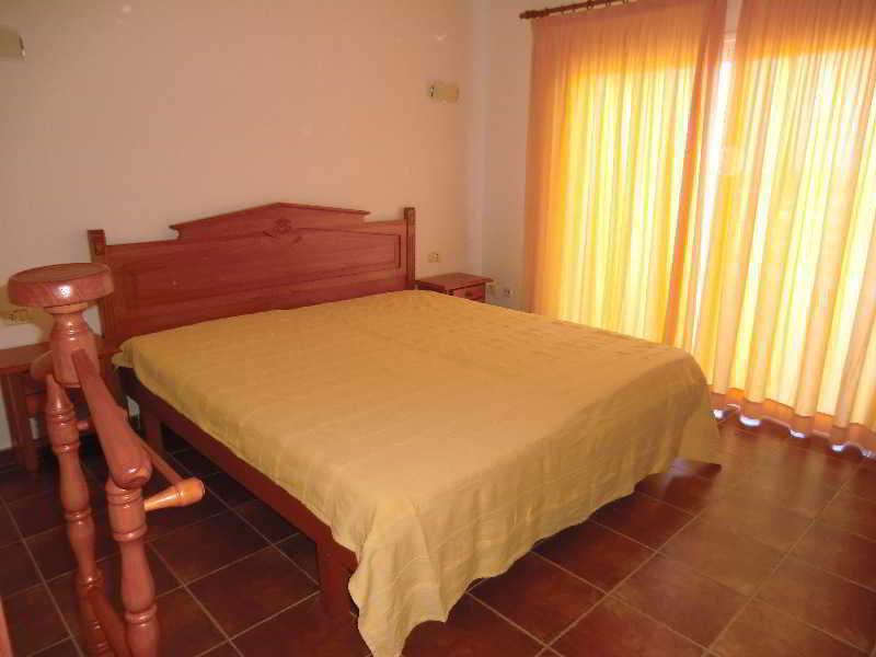 Bed room