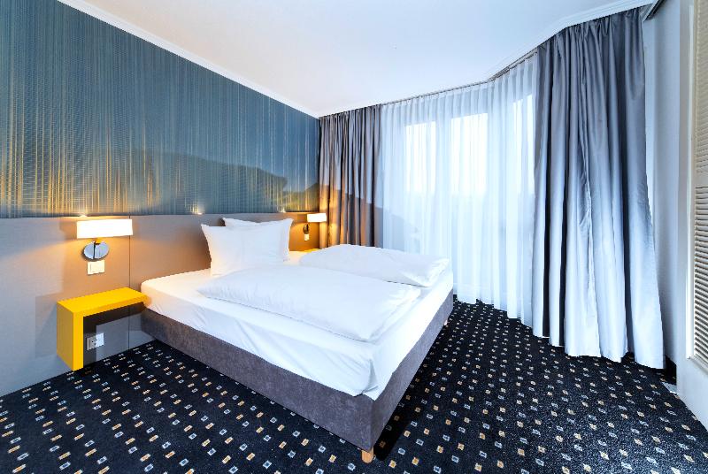 Premier Inn Stuttgart Bad Cannstatt image