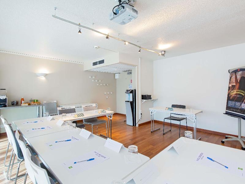 ibis Styles Toulon Centre Port image