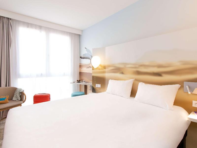ibis Styles Toulon Centre Port image