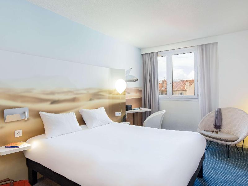 ibis Styles Toulon Centre Port image