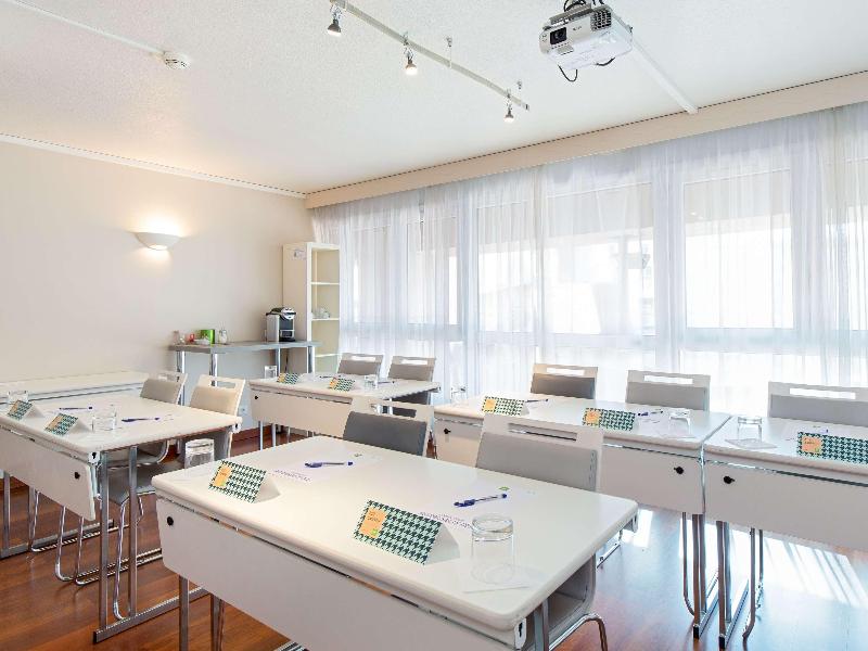 ibis Styles Toulon Centre Port image