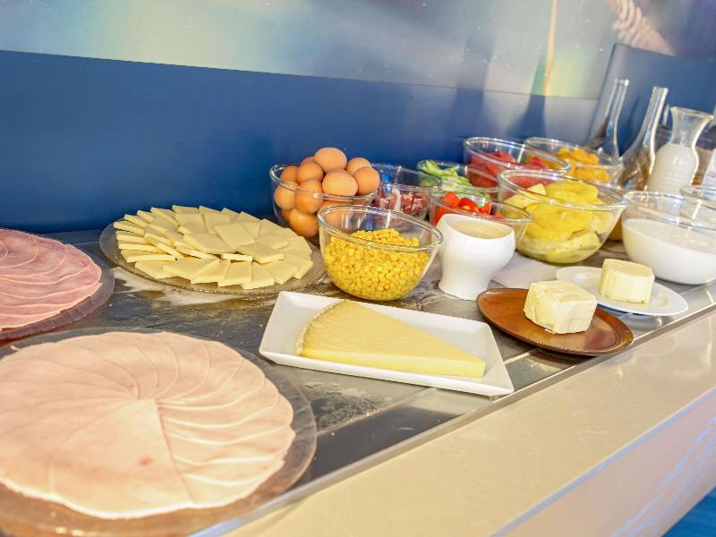 ibis Styles Toulon Centre Port image