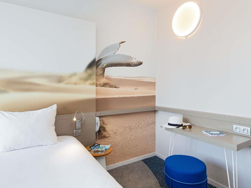 ibis Styles Toulon Centre Port image