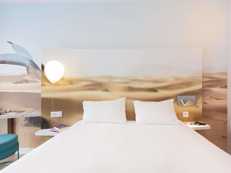 ibis Styles Toulon Centre Port image