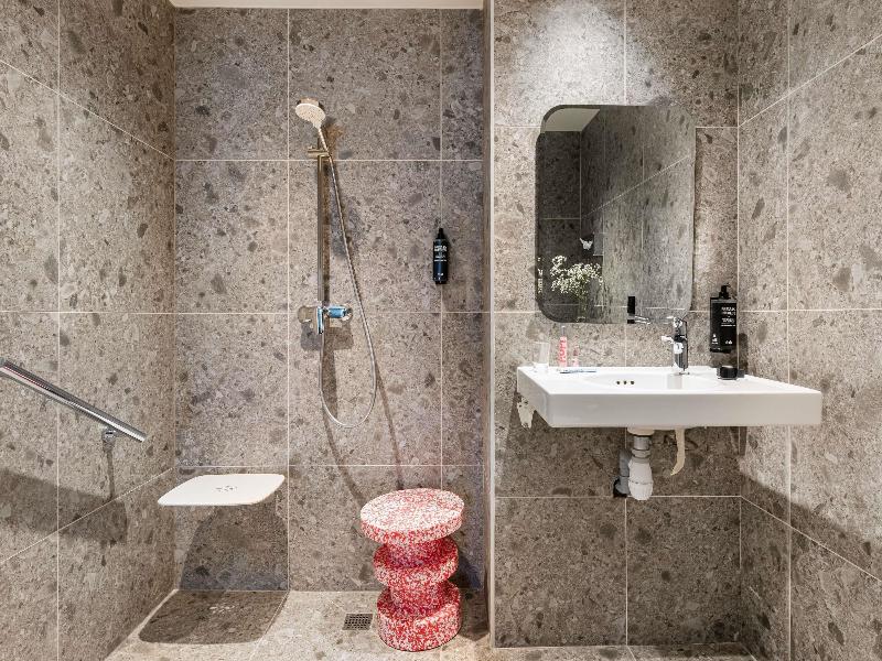 Ibis Styles Annecy Centre Gare image