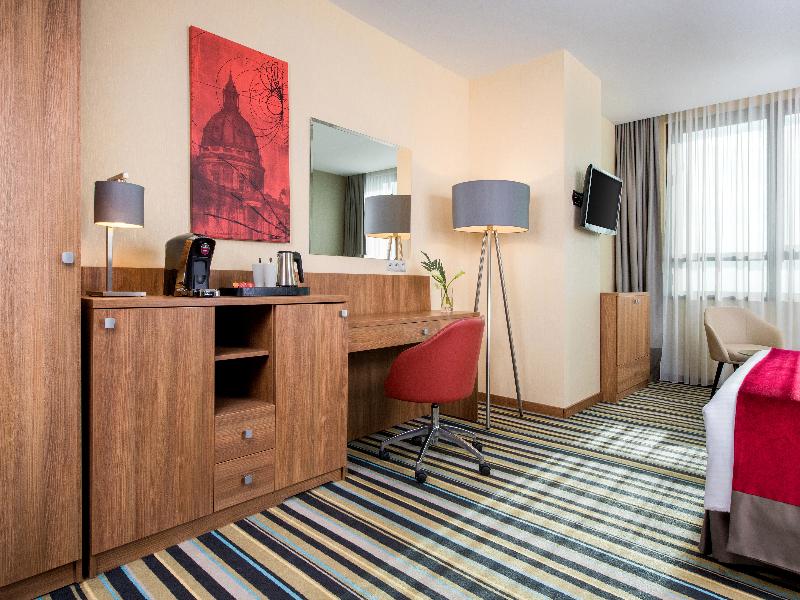 Leonardo Royal Hotel Warsaw image