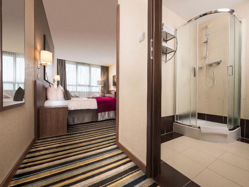 Leonardo Royal Hotel Warsaw image
