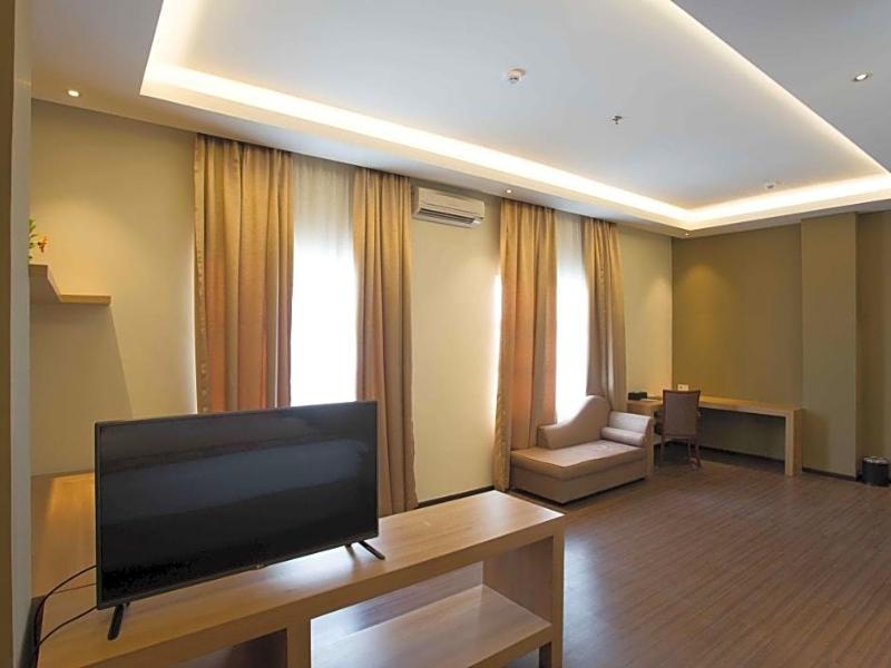 Batam Centre image