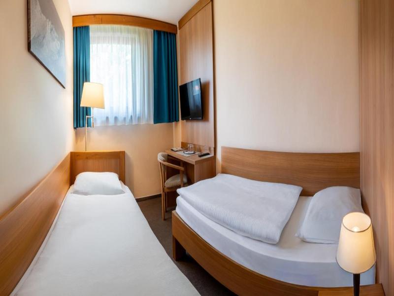 Hotel Fis image