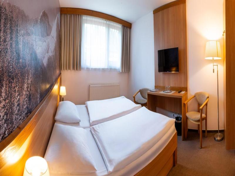 Hotel Fis image