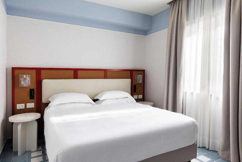 Hotel Plaza image