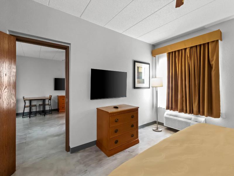 Quality Inn & Suites CVG Airport image
