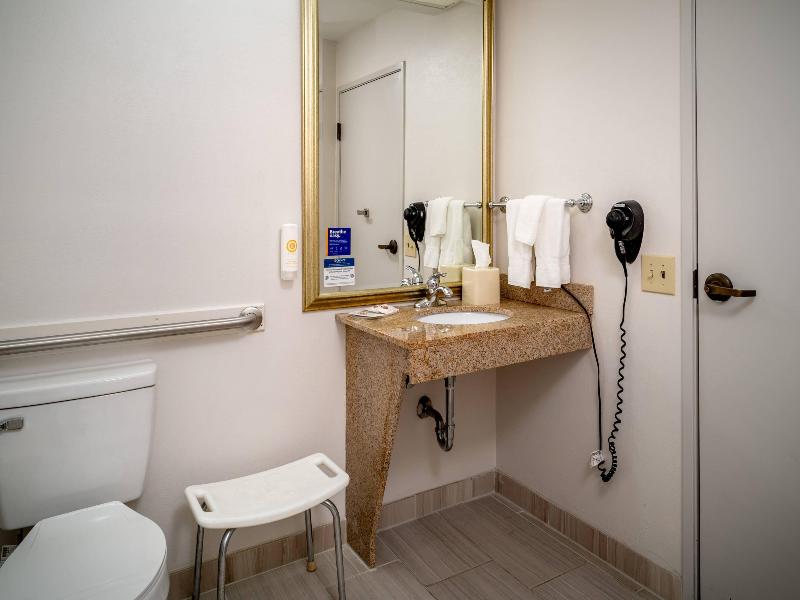 Comfort Suites Prestonsburg West image