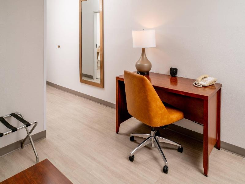 Comfort Suites Prestonsburg West image