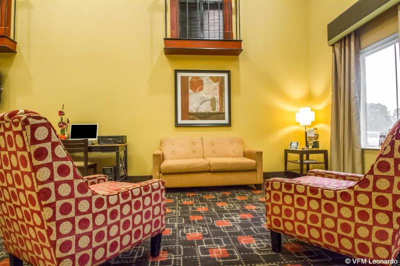 Suburban Studios Berwick - Morgan City image