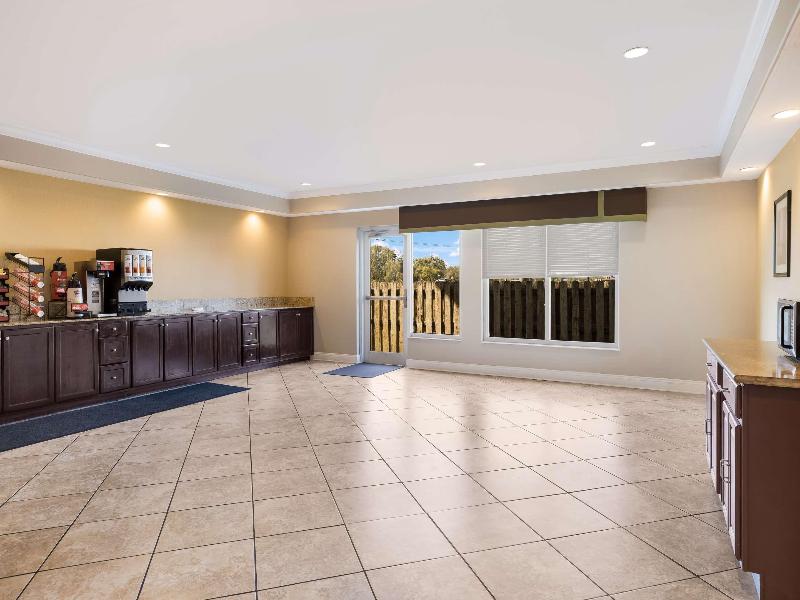 Suburban Studios Berwick - Morgan City image