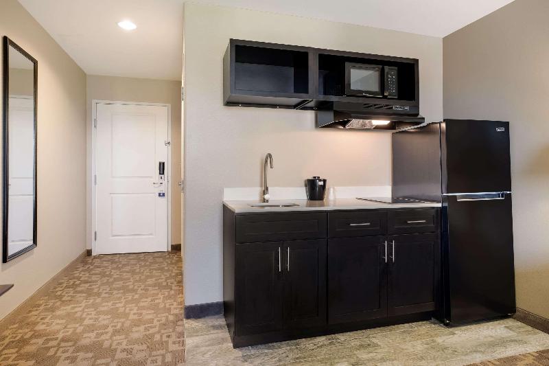 Suburban Studios Berwick - Morgan City image