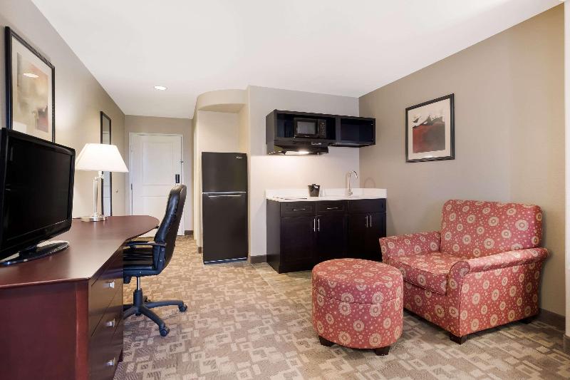Suburban Studios Berwick - Morgan City image