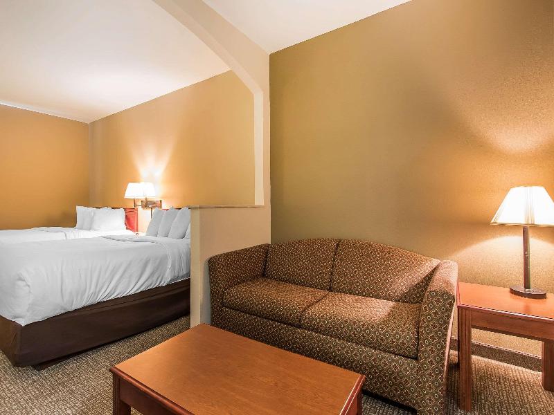 Double or Twin TWO QUEEN BEDS