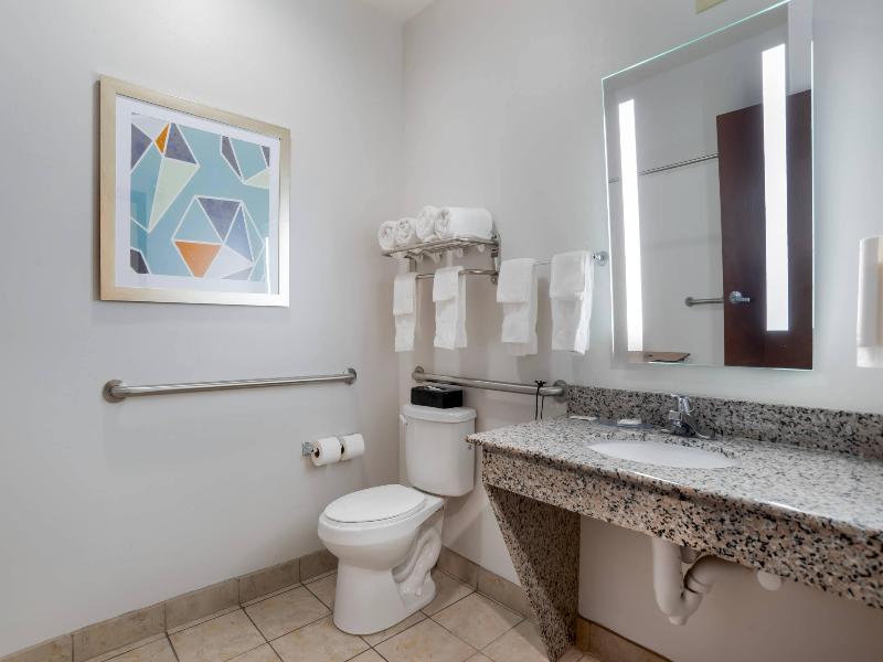 Comfort Inn & Suites Scott-West Lafayette image
