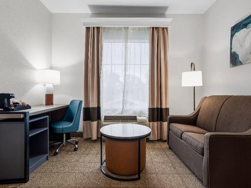 Comfort Inn & Suites Scott-West Lafayette image