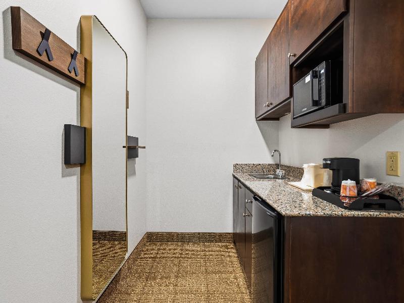 Comfort Inn & Suites Scott-West Lafayette image