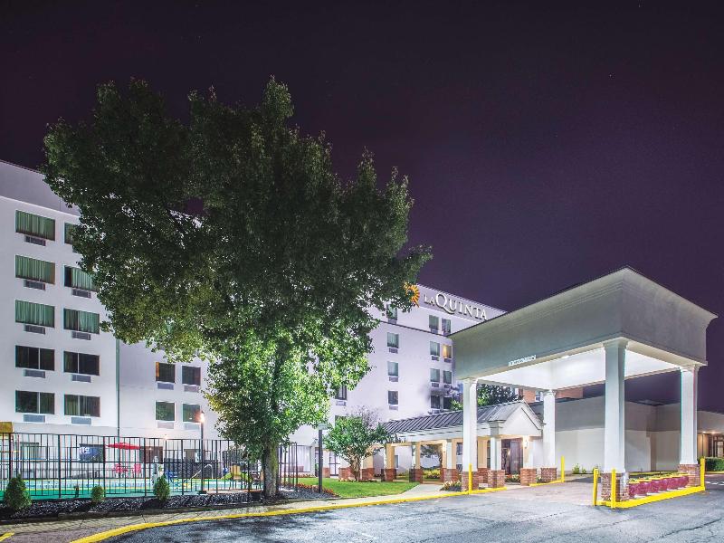 La Quinta Inn Suites Dc Metro Capitol Beltway image