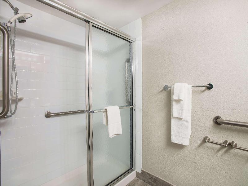 La Quinta Inn Suites Dc Metro Capitol Beltway image