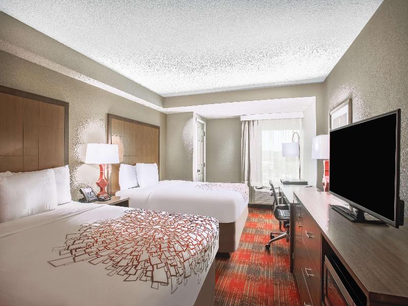 La Quinta Inn Suites Dc Metro Capitol Beltway image