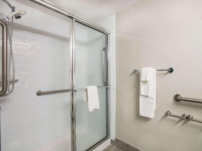 La Quinta Inn Suites Dc Metro Capitol Beltway image