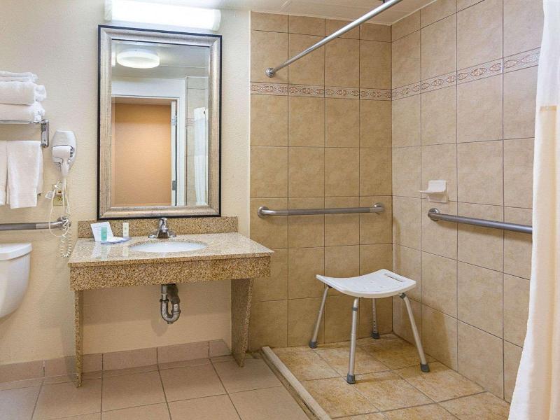 Comfort Inn Oxon Hill image