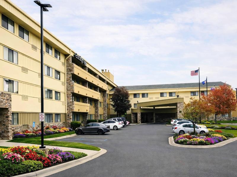 Comfort Inn Farmington Hills — general view