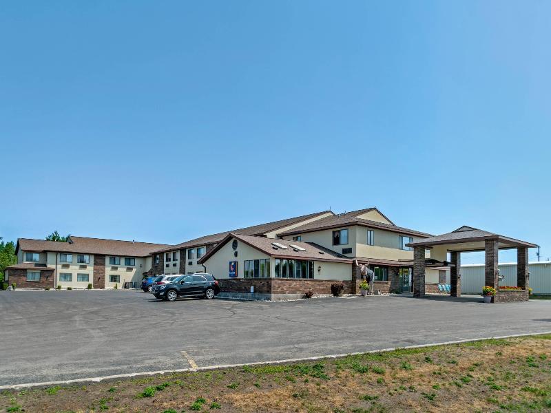 Comfort Inn Manistique image