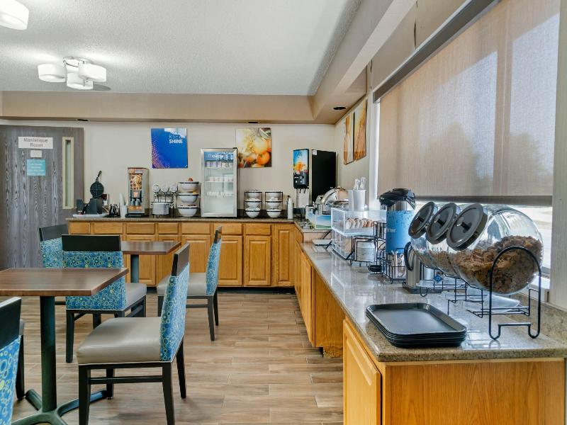 Comfort Inn Manistique image