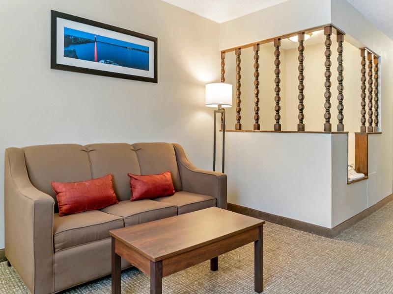 Comfort Inn Manistique image