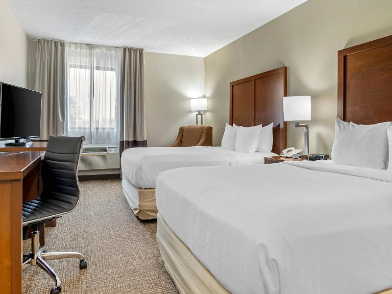 Comfort Inn Manistique image