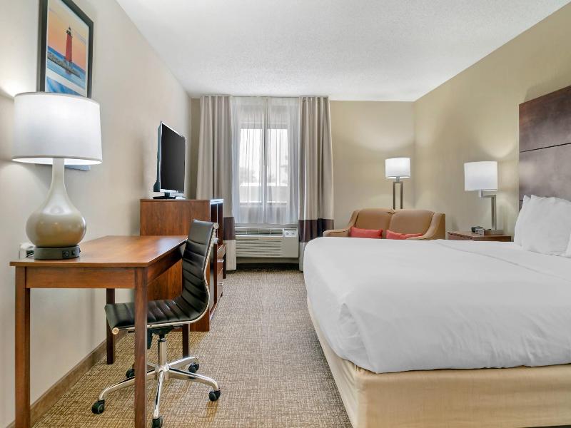 Comfort Inn Manistique image