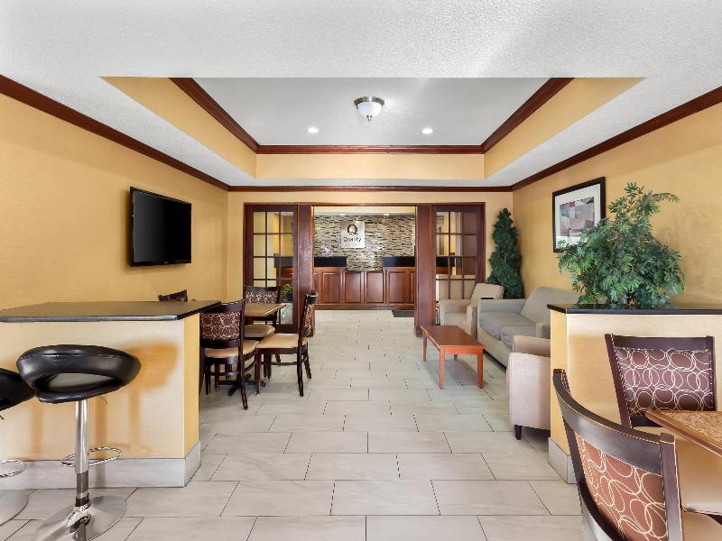 Quality Inn & Suites Niles image